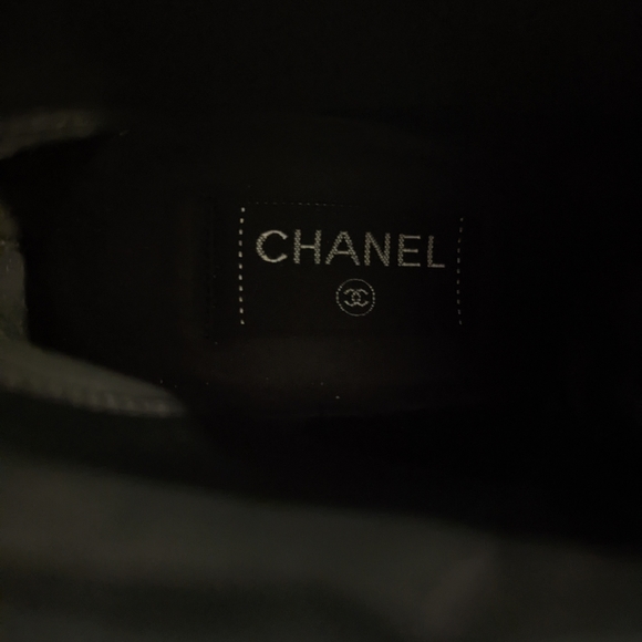 Chanel 22C black patent calfskin wedge ankle boots in size 39.5C - Picture 11 of 16